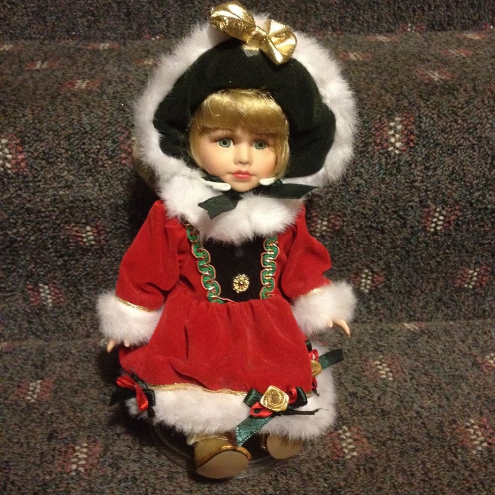 Christmas Doll/Long Blonde Hair Seated Doll-Red
